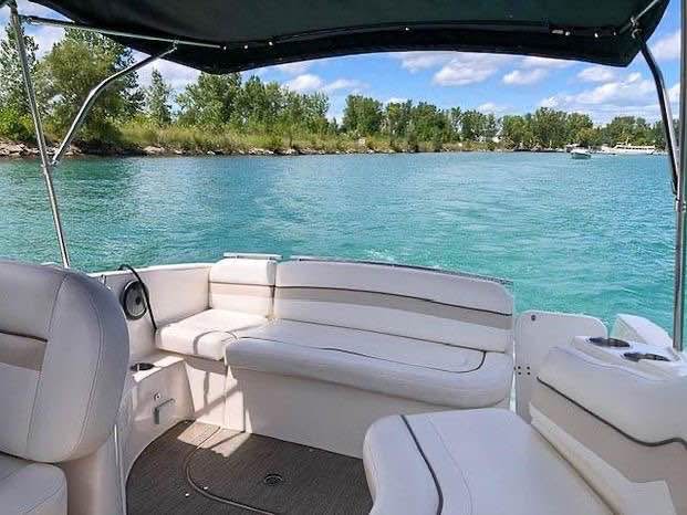 
								Rinker 250 Fiesta Vee 2007 full									
