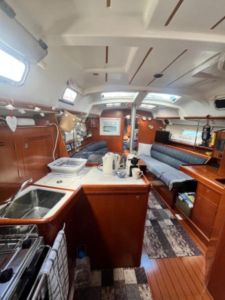 
								Spain 2006 Beneteau €euros full									