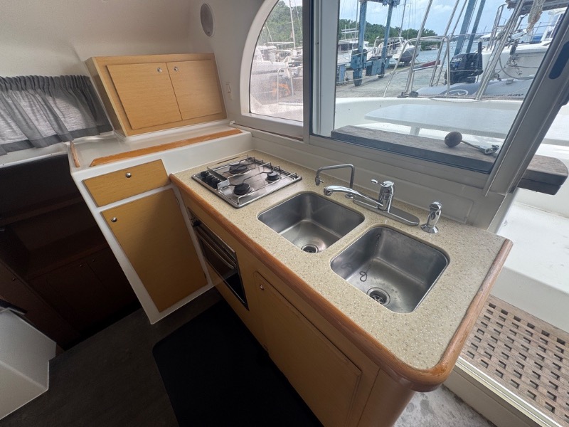 
								Grenada 2013 Lagoon 380 S2 USD full									