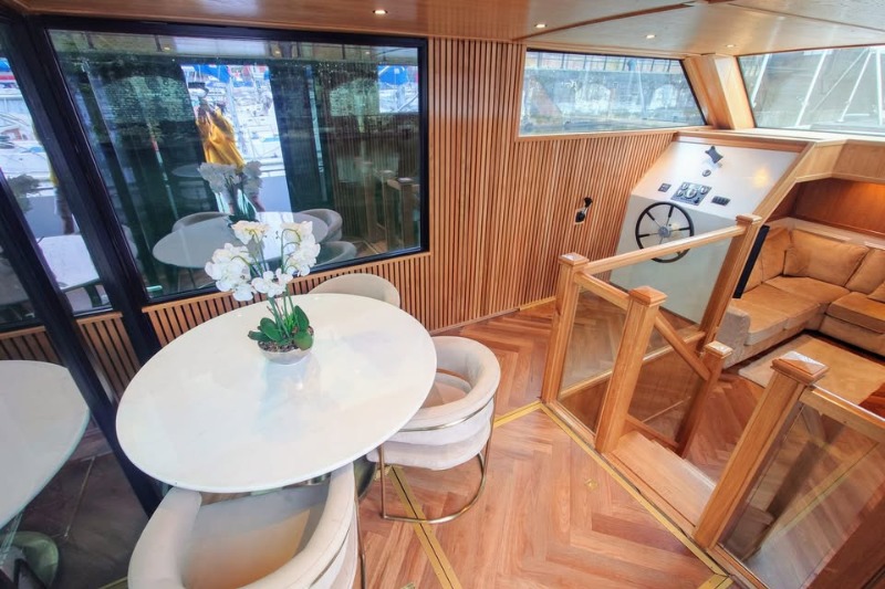 
								UK Aquarius GBP full									