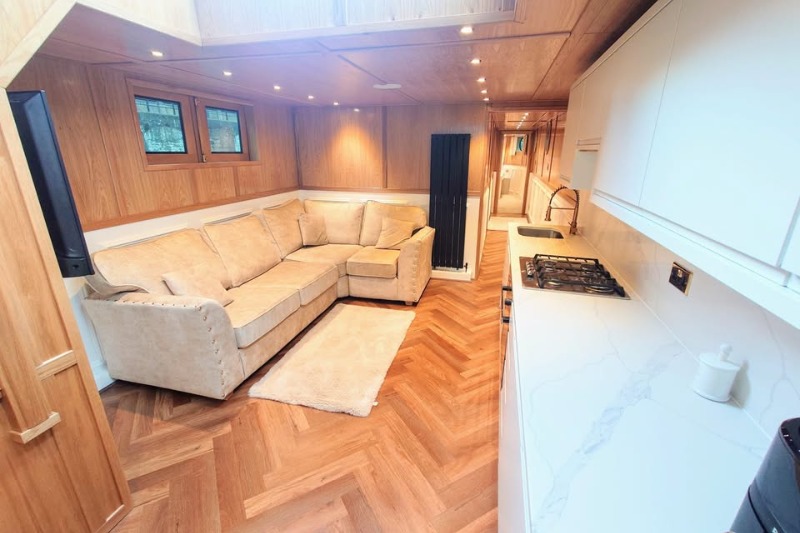 
								UK Aquarius GBP full									