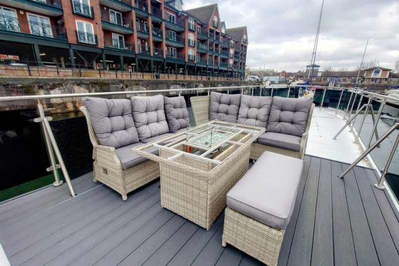 
								UK Aquarius GBP full									