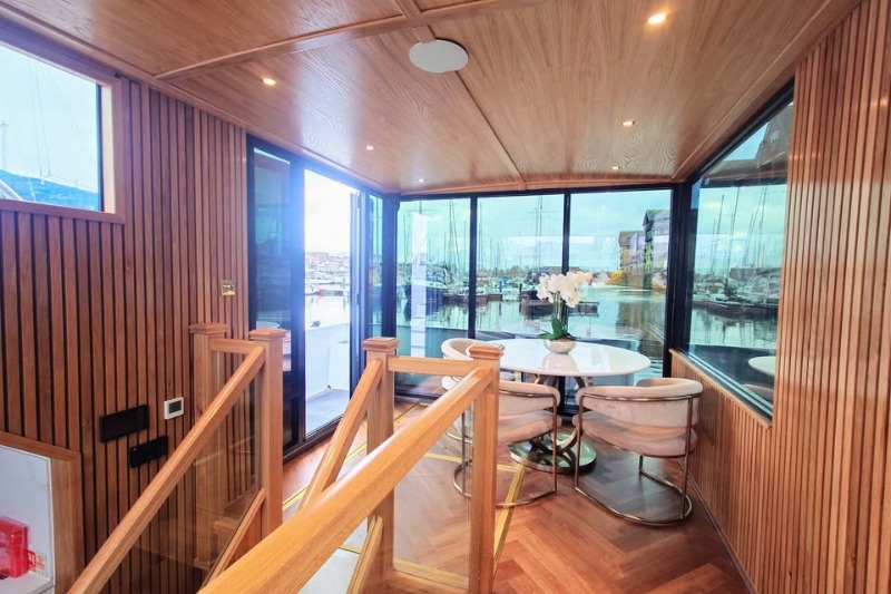 
								UK Aquarius GBP full									