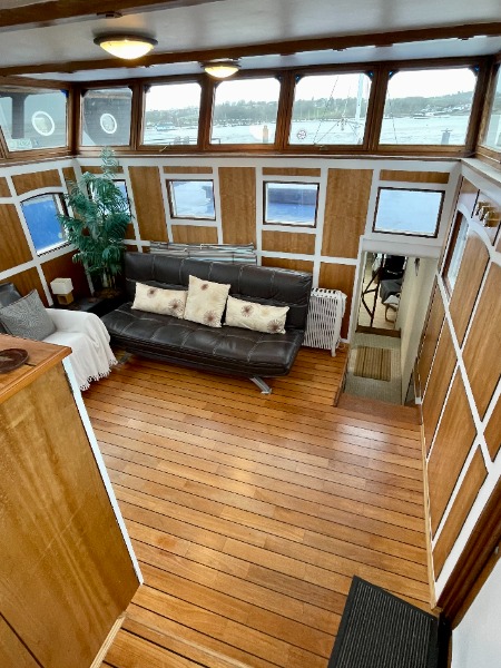 
								United Kingdom The London and Rochester Trading Barge Company Houseboat Conversion GBP full									