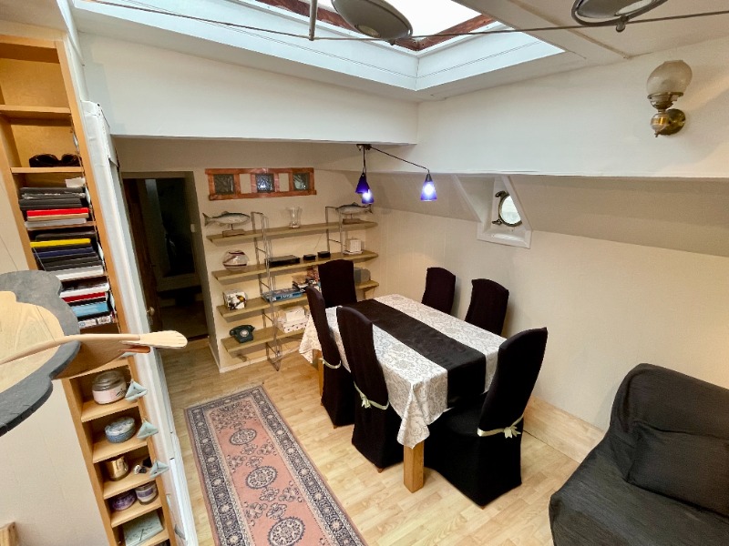 
								United Kingdom The London and Rochester Trading Barge Company Houseboat Conversion GBP full									