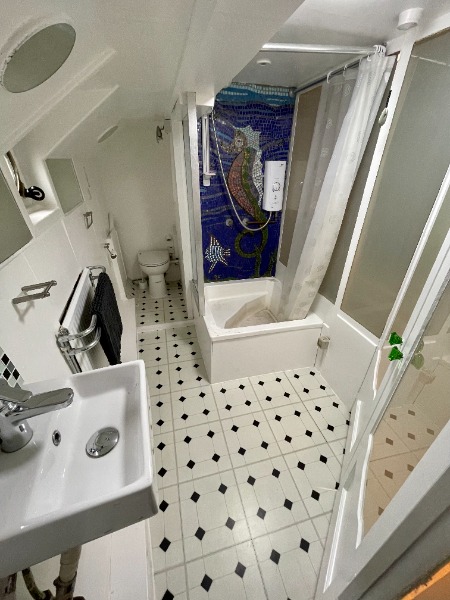 
								United Kingdom The London and Rochester Trading Barge Company Houseboat Conversion GBP full									